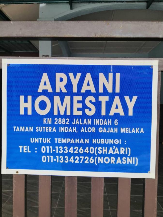 Aryani Homestay Kampong Kelemak Exterior photo