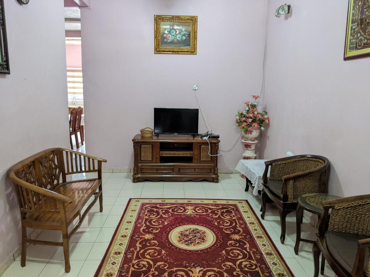 Aryani Homestay Kampong Kelemak Room photo