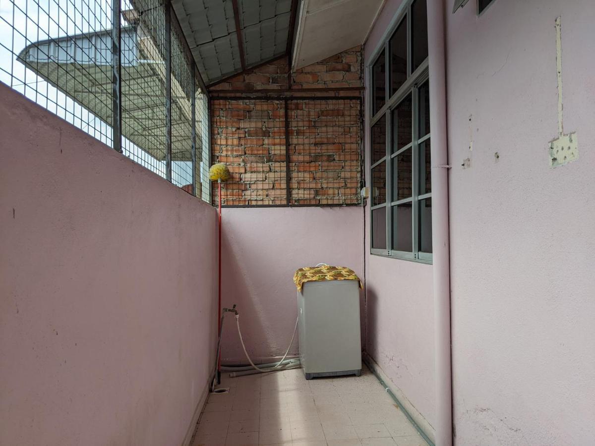Aryani Homestay Kampong Kelemak Room photo